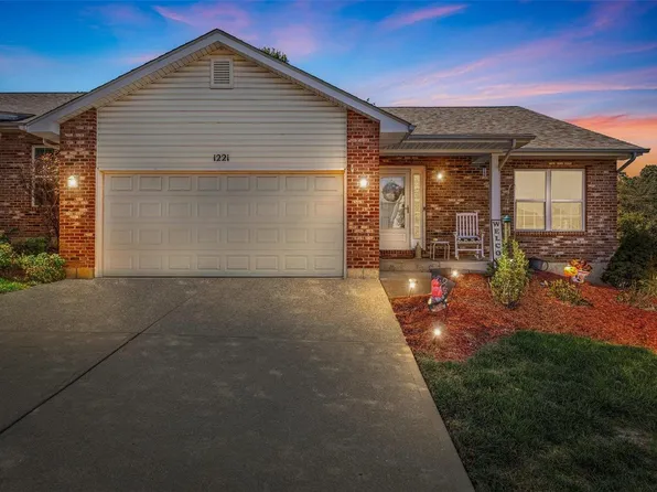 1221 Denali Dr, Festus, MO 63028
