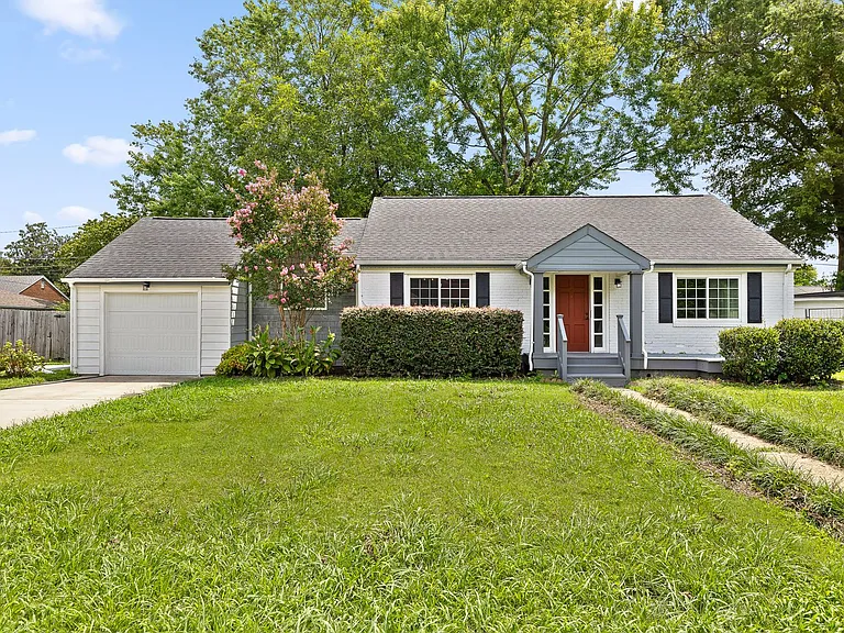 204 Haney Dr — Photo 1