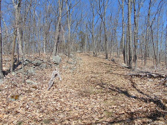 2nd image of 382 CEDAR HILL Road