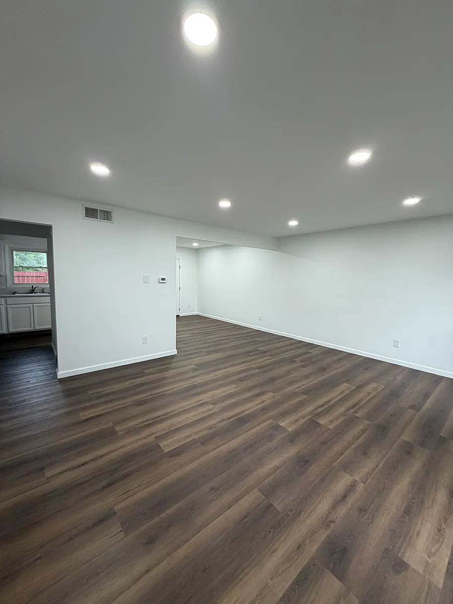 Building Photo - 723 Ferndale Ct