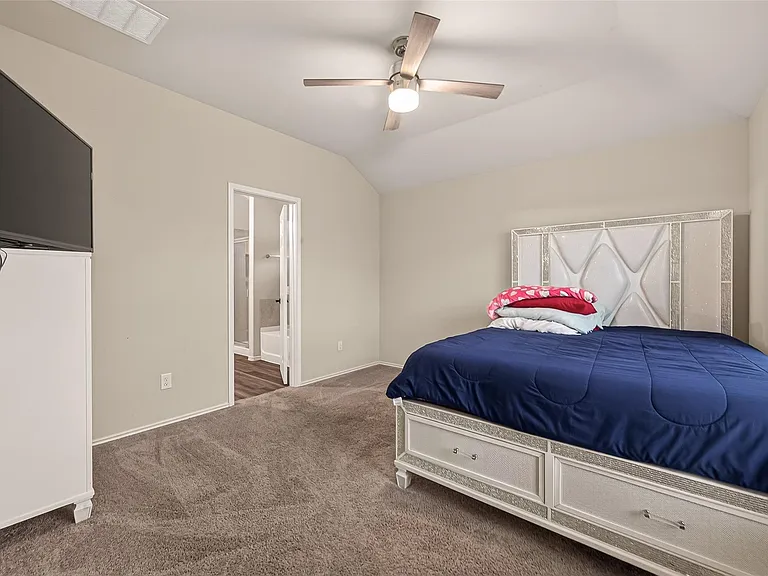 10411 Meadow Saffron Dr — Photo 24