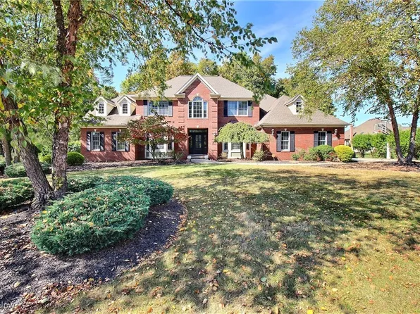 5554 Ridgewood Ln, Brecksville, OH 44141