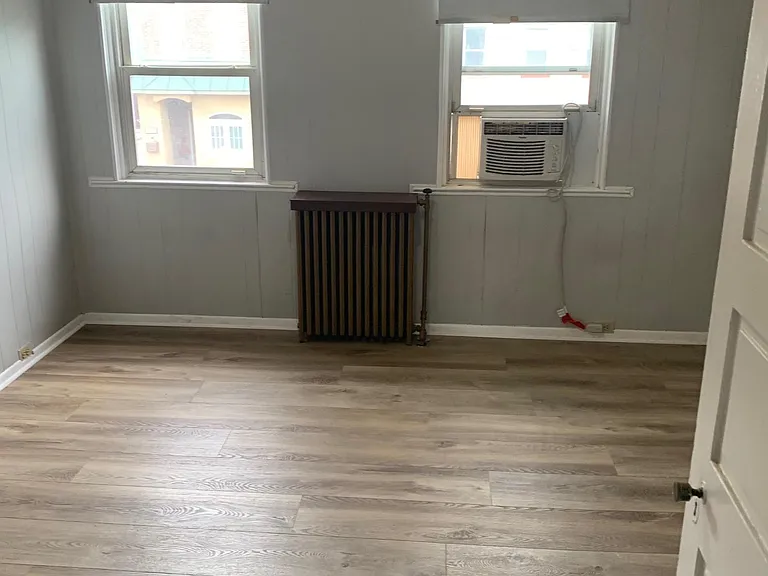 430 S Washington St — Photo 5