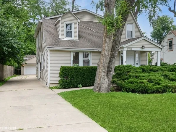 972 Howard Ave, Des Plaines, IL 60018