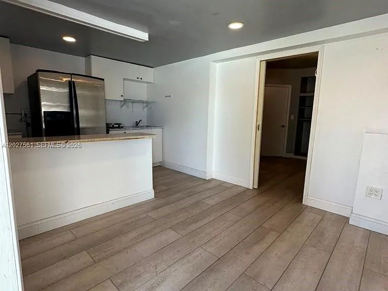 1090 W 60th St #1 — Photo 4