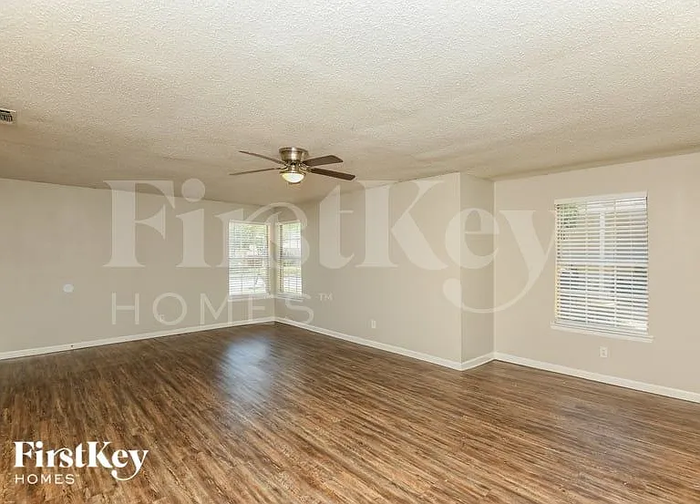 841 Hackamore St — Photo 8