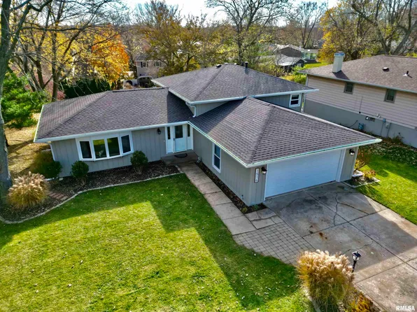 1516 W Queens Court Rd, Peoria, IL 61614