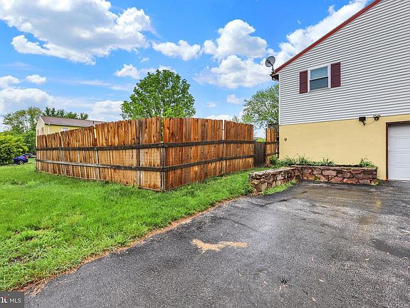 4th image of 38 Bonniefield Cir