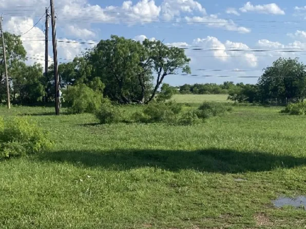Indian Creek Dr, Tye, TX 79563