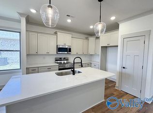 1030 Maplehurst St, Decatur, AL 35603