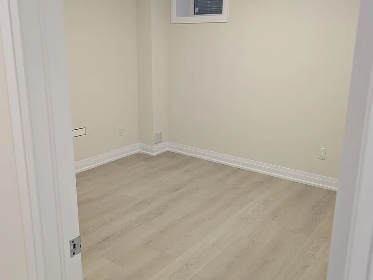 2445 Charles Cornwall Ave #BASEMENT — Photo 4