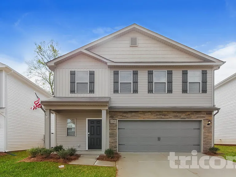 138 Spring Knoll Dr — Photo 1