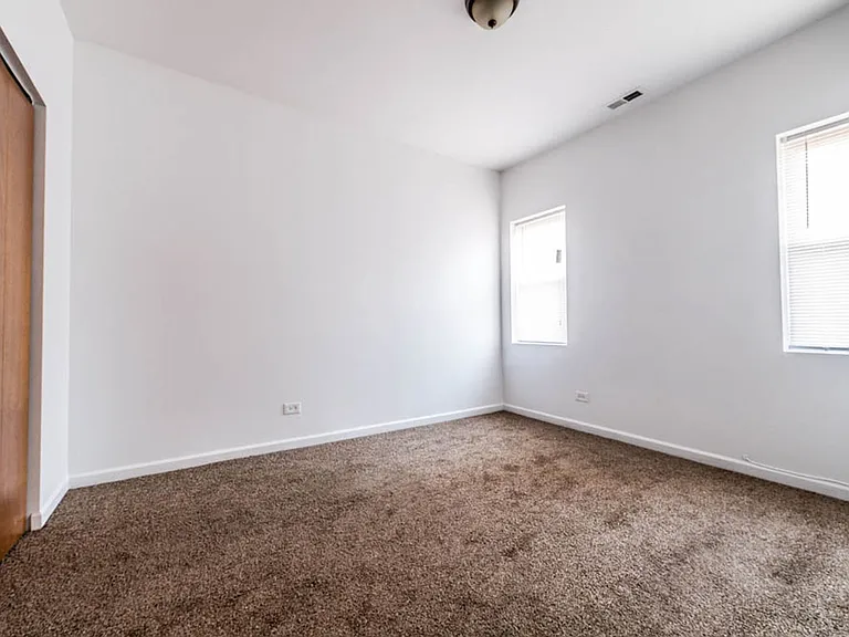 447 N Austin Blvd — Photo 17