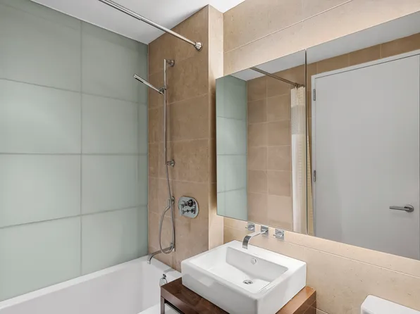 247 West 46th Street 3505 image 8 of 8