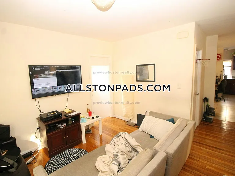 30 Linden St #1 — Photo 7