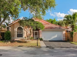 6821 NW 28th Pl, Pompano Beach, FL 33063