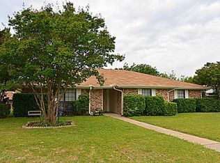 1922 Maxwell Dr, Lewisville, TX 75077