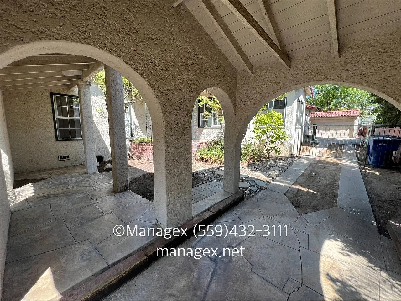 405 E Brown Ave — Photo 2