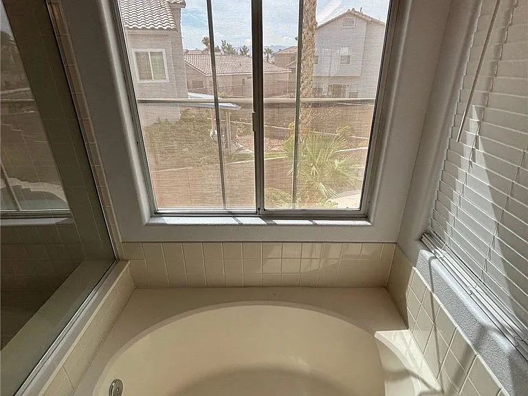 8585 Ebony Hills Way — Photo 35