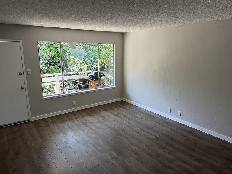 1356 Lincoln Ave #4 — Photo 9