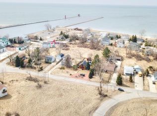 20011 N Shore Dr, Grand Haven, MI 49417