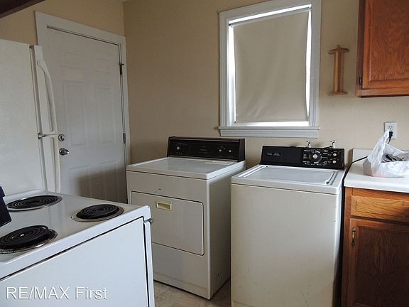 4th image of 3321 Miami St