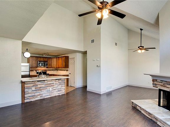 5th image of 6913 Aston Dr