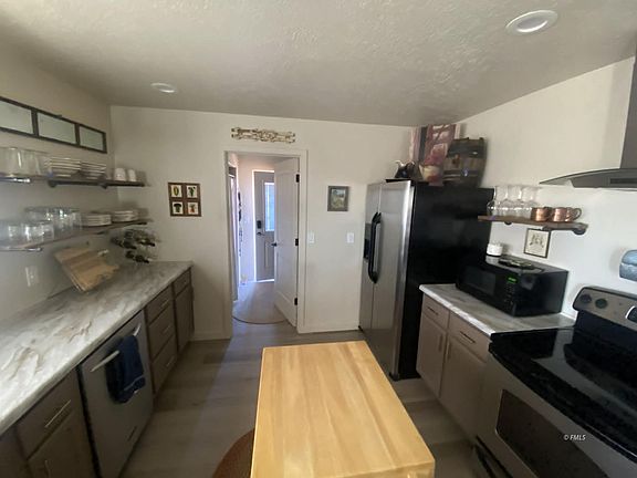 4th image of 2585 Vermillion Rd