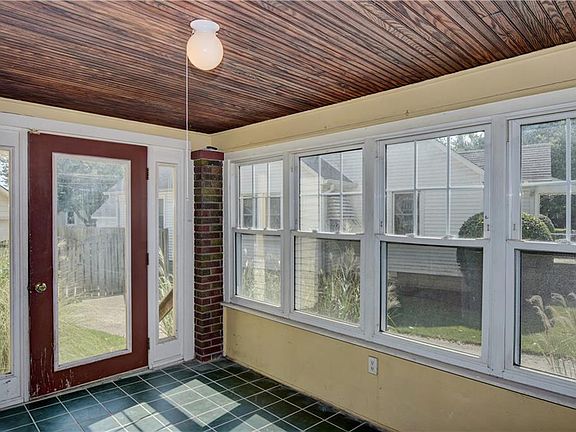 2nd image of 1729 Ellen Dr