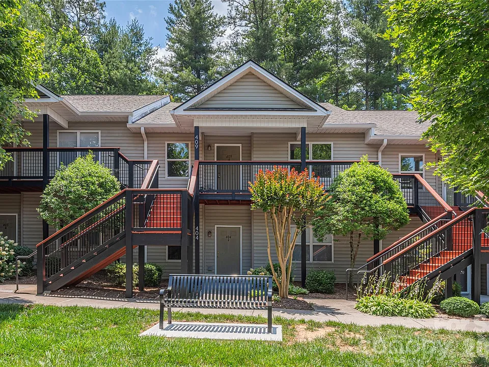 409 Carlyle Way