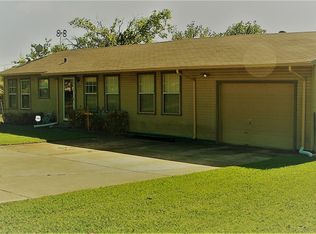 1333 Gateway Dr, Wills Point, TX 75169
