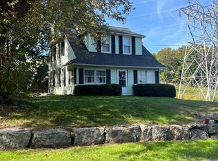 91 Lathrop Rd, Uncasville, CT 06382