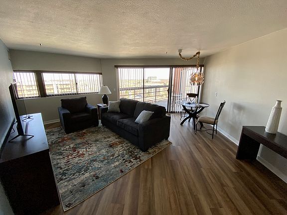 2nd image of 100 Park Ave W APT 1204