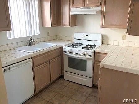 1st image of 800 S Fir Ave APT 5