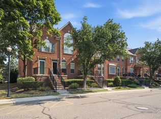 39444 Springwater Dr, Northville, MI 48168