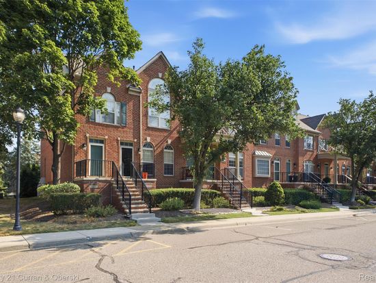39444 Springwater Dr, Northville, MI 48168