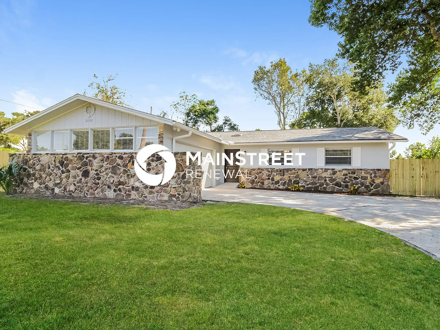 1102 E Normandy Blvd — Photo 1