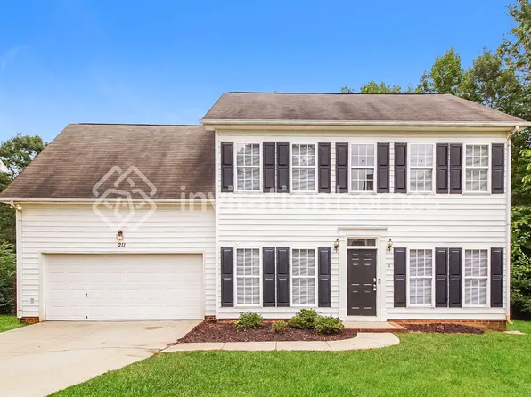 211 Everett Park Dr, Mooresville, NC 28115