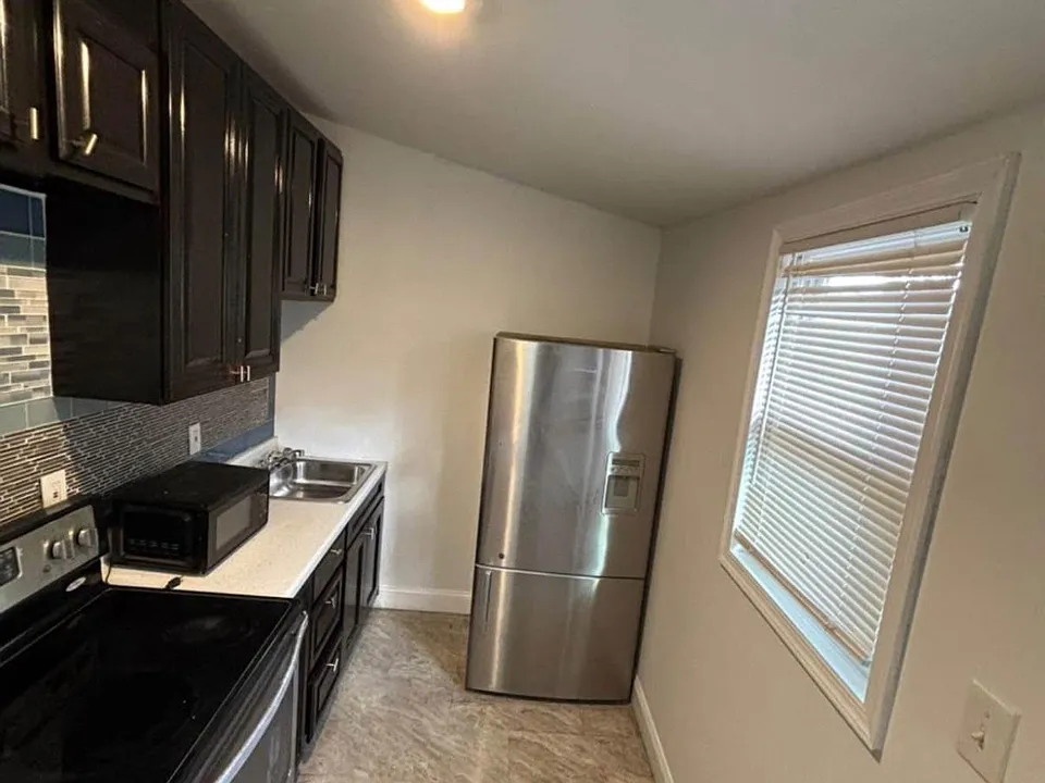 1232 E Chelten Ave #1