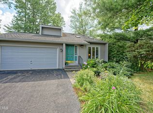 35 Warwick Way, Niskayuna, NY 12309