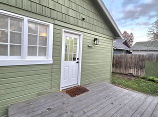 520 W 11th St #2, The Dalles, OR