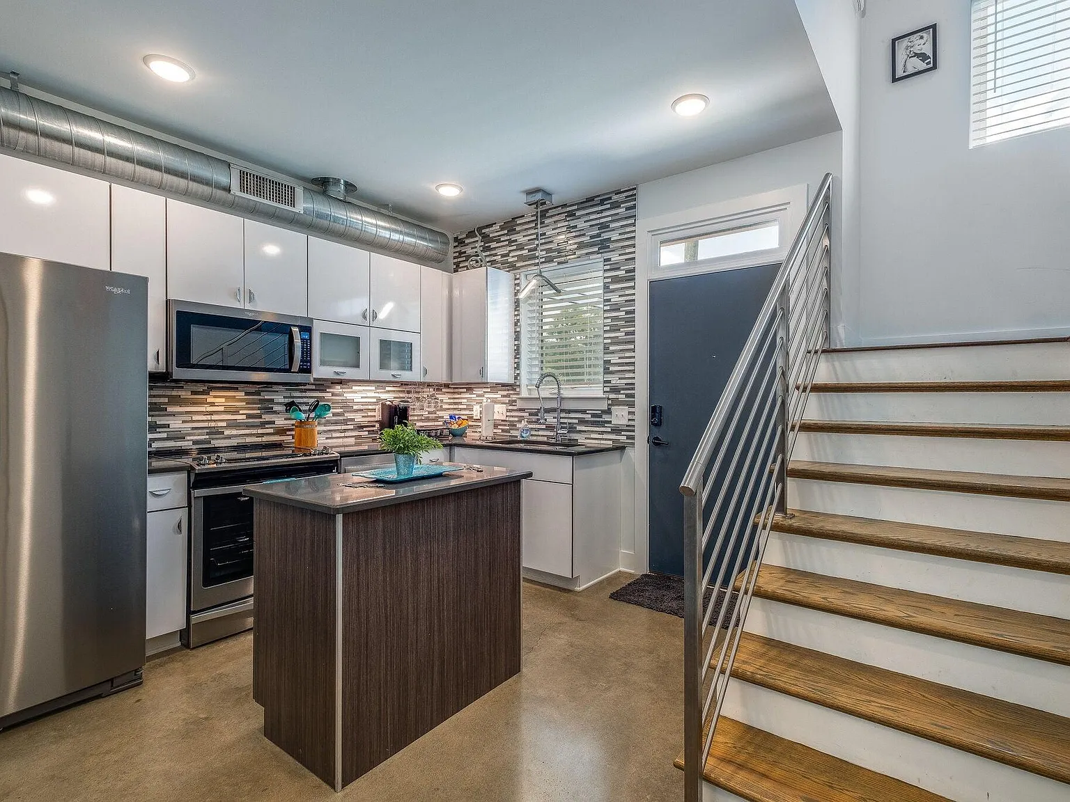 76 Evanston Ave — Photo 4