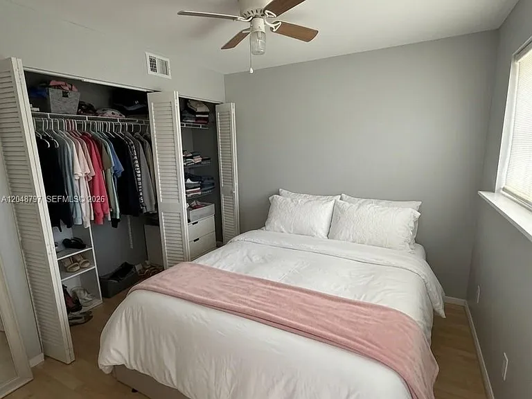 950 Hillcrest Dr #109 — Photo 6
