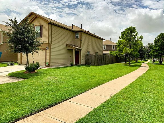 2nd image of 19425 Garden Gate Ct