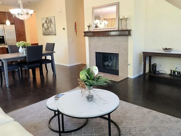 1823 Peach Ct #7 — Photo 3