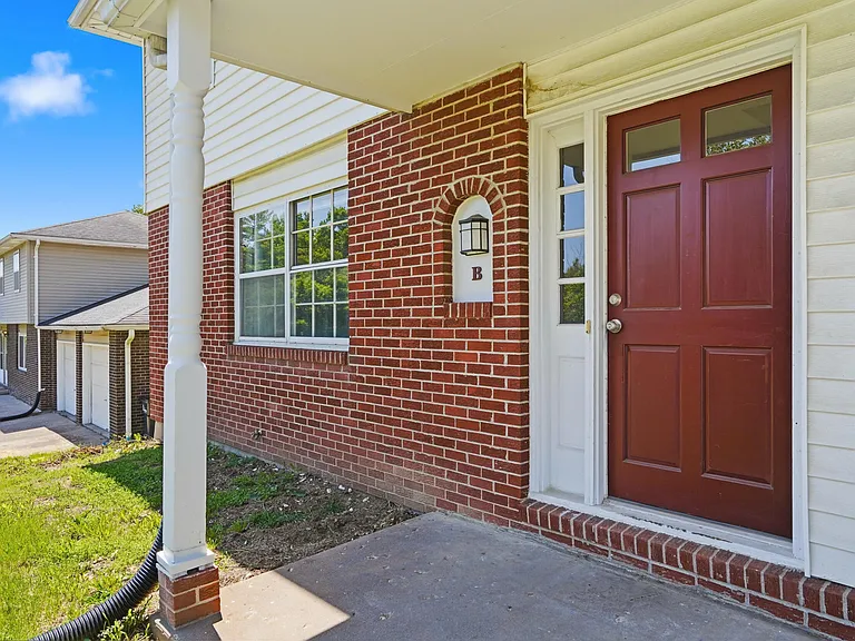 405 Brewer Dr #B — Photo 4