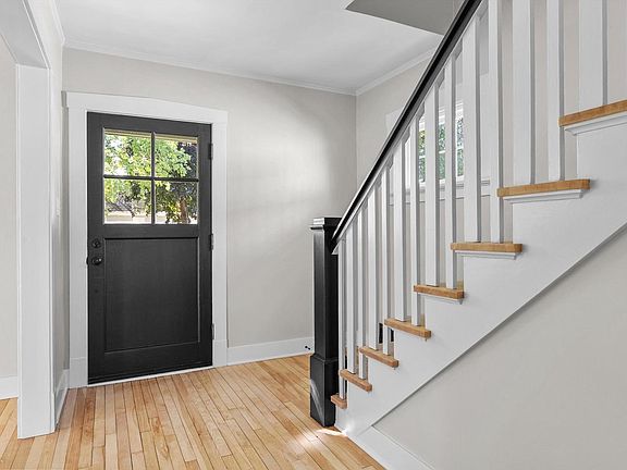 3rd image of 2802 Clark STREET