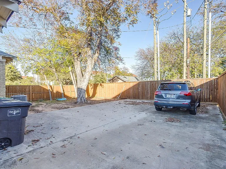 3103 Odessa Ave — Photo 5