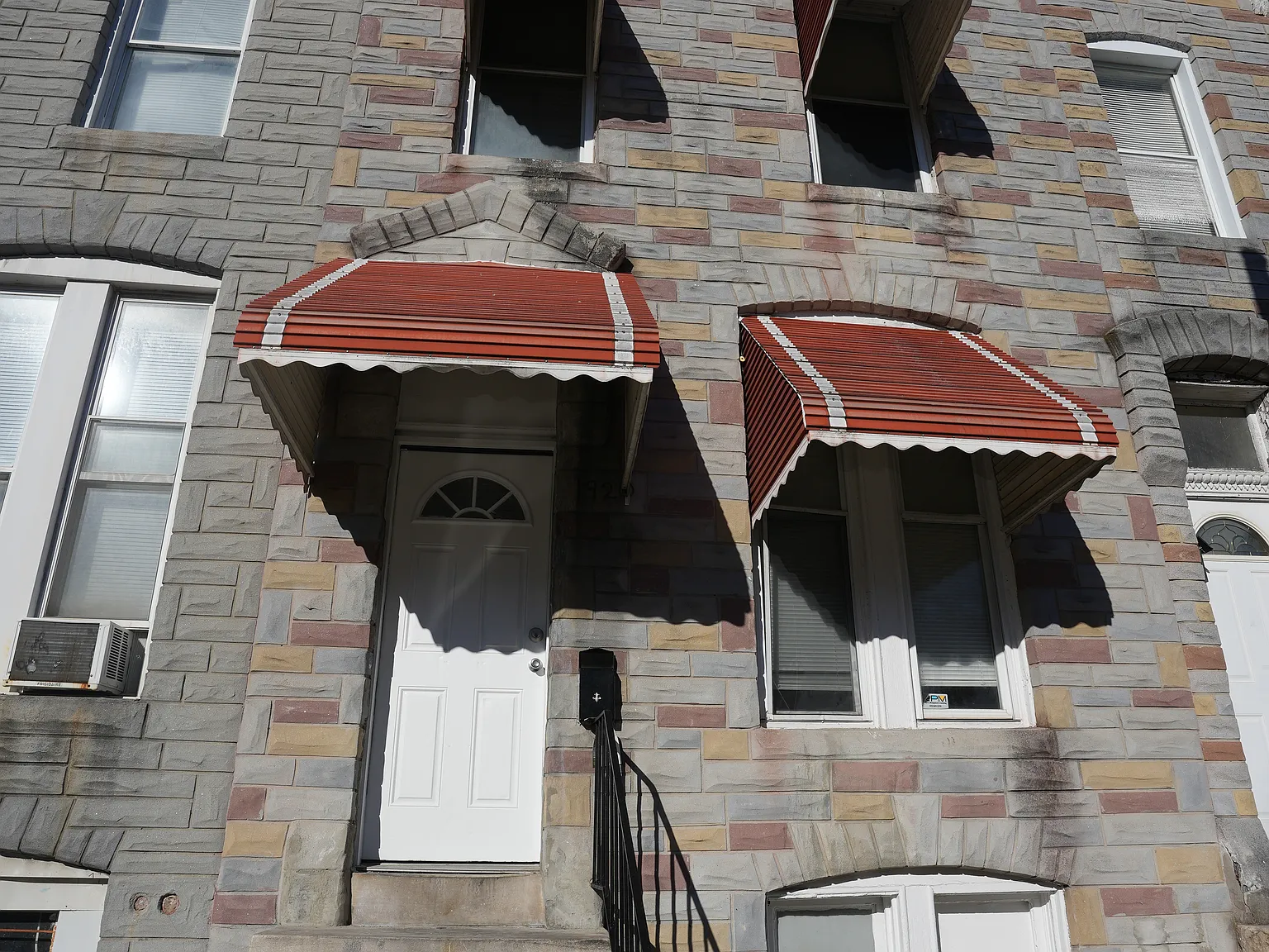 1920 N Payson St — Photo 1