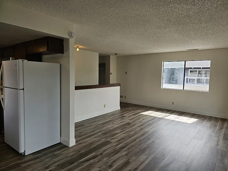 3914 Alameda Ave — Photo 11